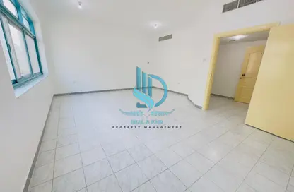 شقة - 2 غرف نوم - 2 حمامات للايجار في شارع حمدان - أبوظبي