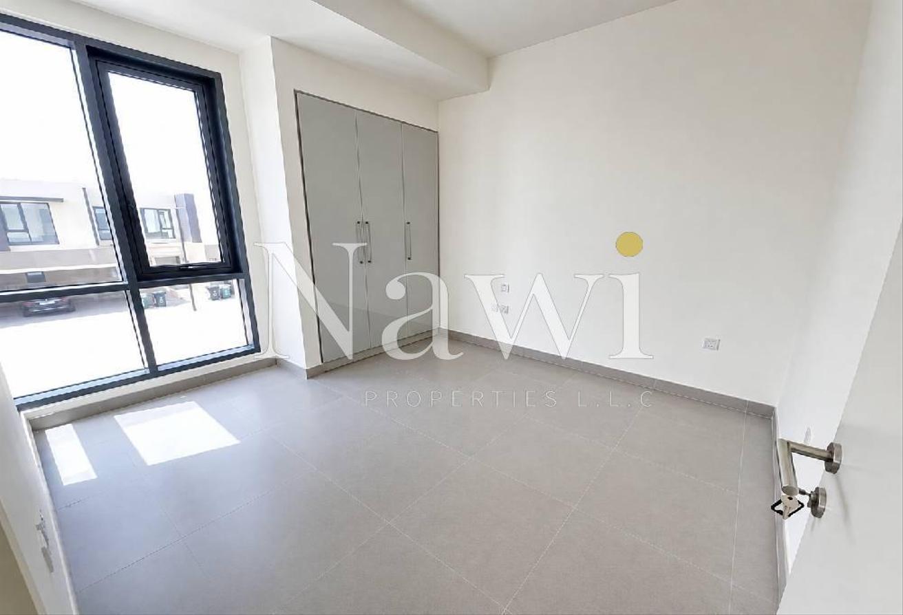 4+Maid Bedroom | Townhouse For Rent | Maple 2 photo 5