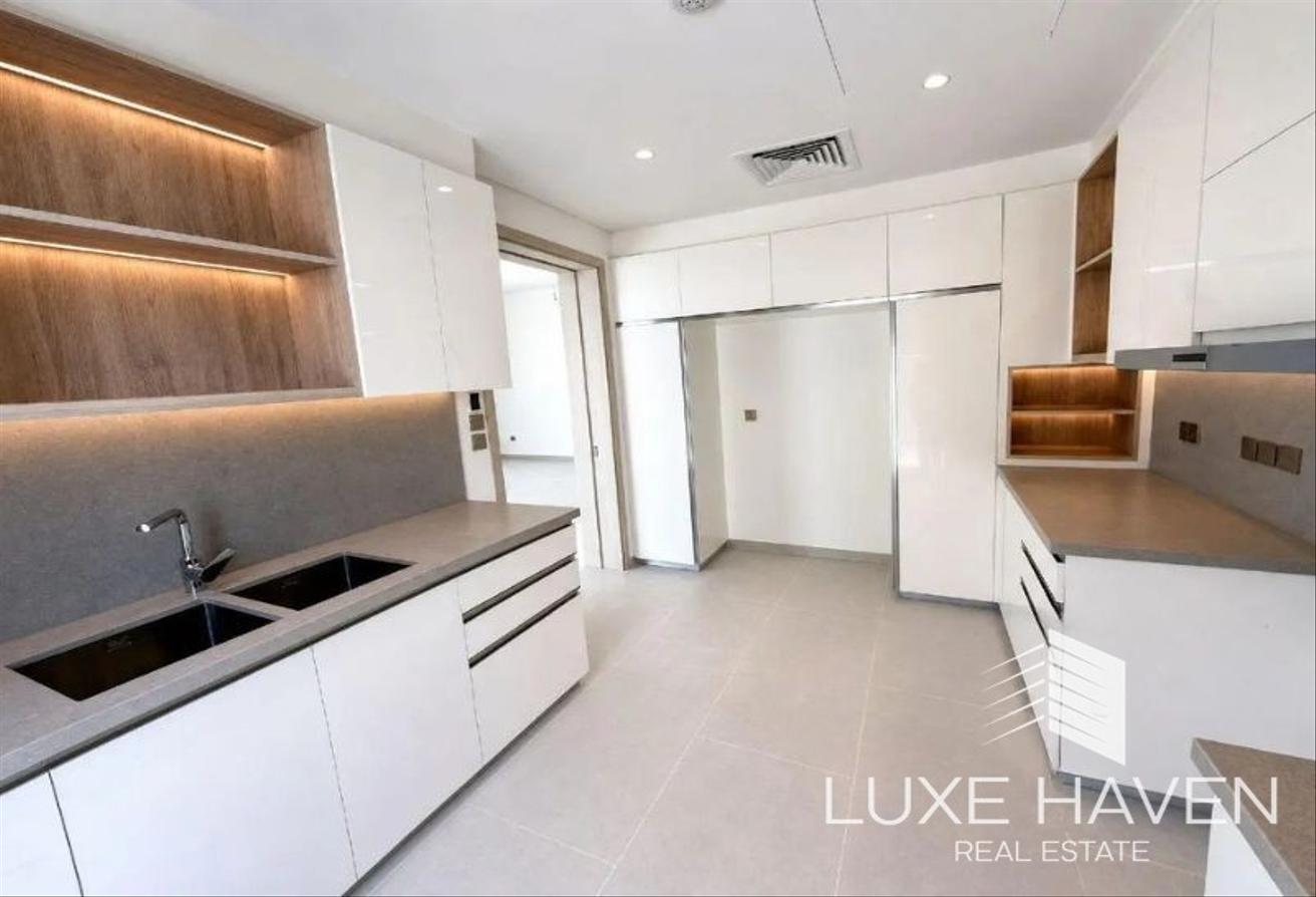 Exclusive Luxurious Villa | Large Layout photo 12