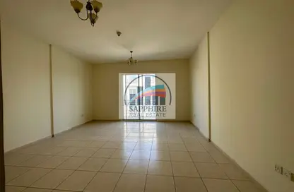 Apartment - 1 Bathroom for rent in Building IC1-EMR-20 - Emirates Cluster - International City - Dubai