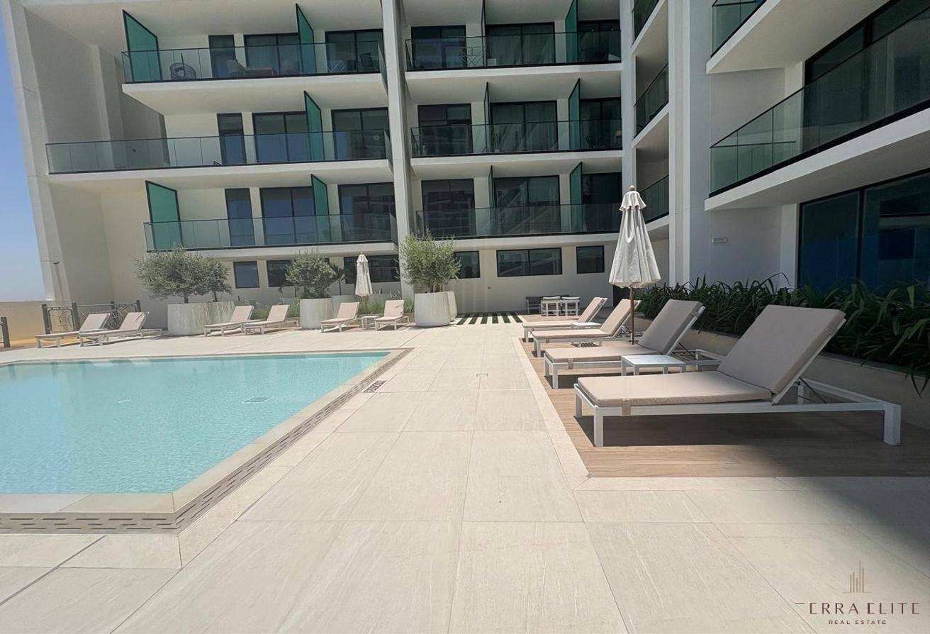 Spacious Studio for Rent | Prime JVC Location photo 18
