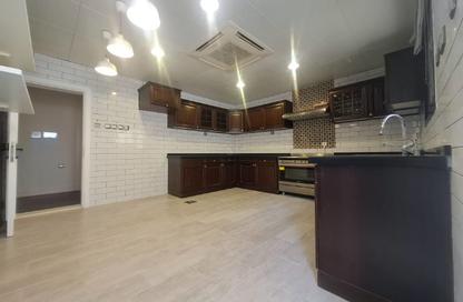 Villa - 3 - 3 for rent in Al Karamah - Abu Dhabi