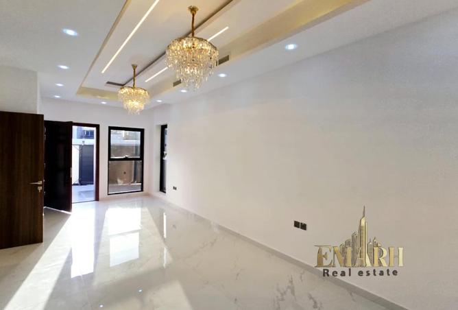 121555509 - Property Image 2
