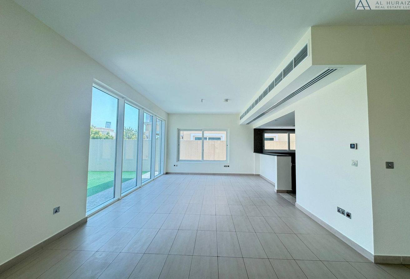 Single Row / Middle Unit / Meadows view photo 6