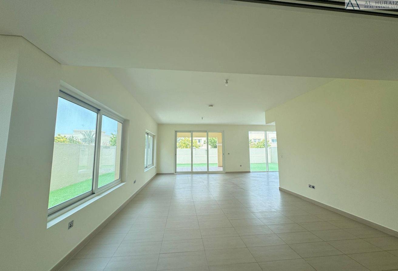 Single Row / Middle Unit / Meadows view photo 10