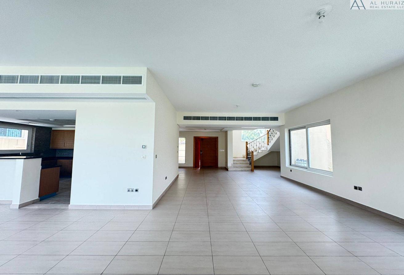 Single Row / Middle Unit / Meadows view photo 4