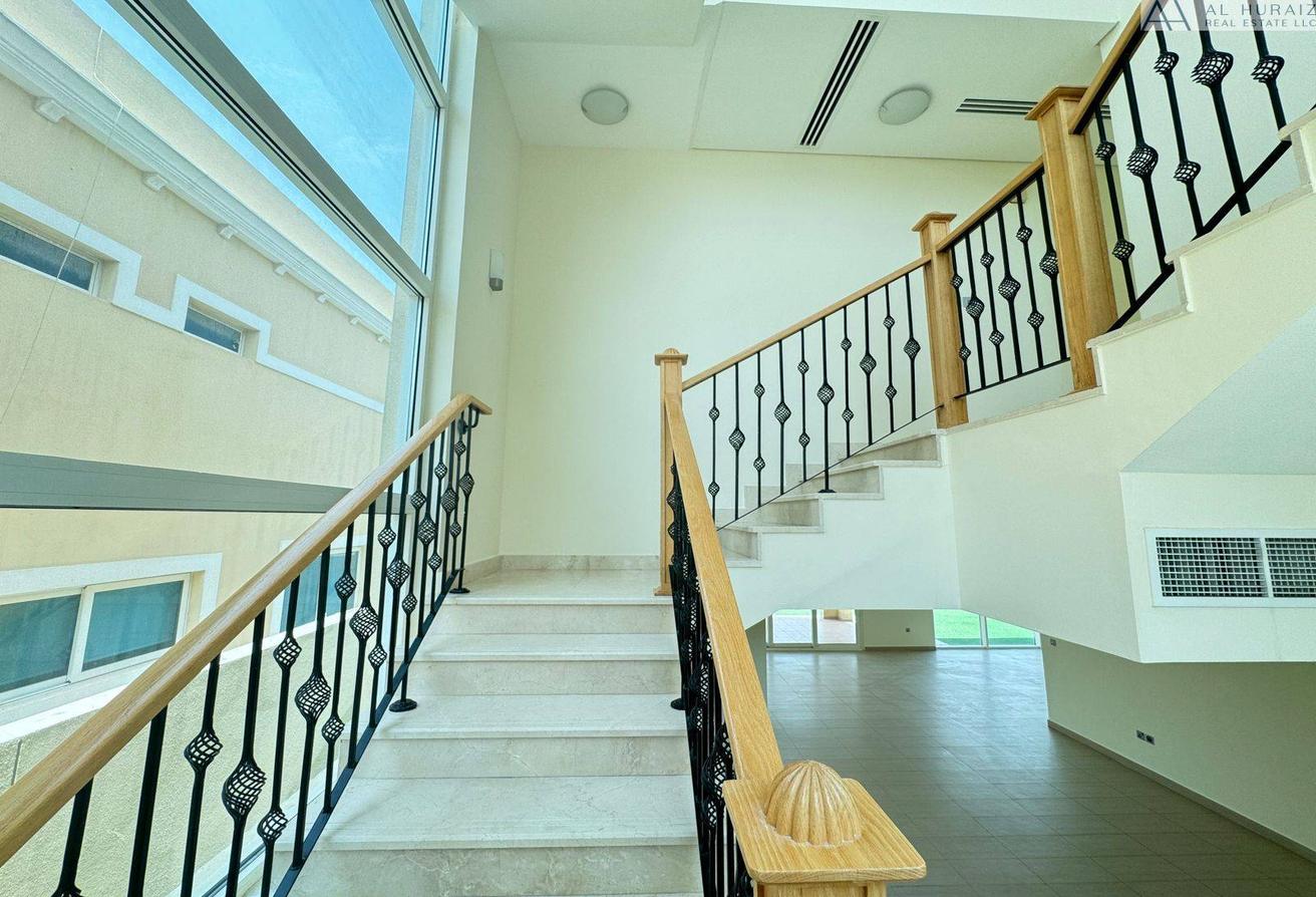 Single Row / Middle Unit / Meadows view photo 8