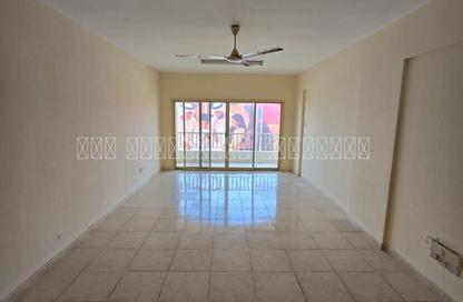 Apartment - 3 Bedrooms - 3 Bathrooms for rent in Blue Tower - Al Majaz 3 - Al Majaz - Sharjah Apartment - 3 Bedrooms - 3 Bathrooms for rent in Blue Tower - Al Majaz 3 - Al Majaz - Sharjah