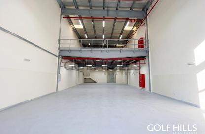 Warehouse - Studio - 1 Bathroom for rent in RAS - Umm Ramool - Dubai