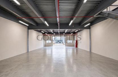 Warehouse - Studio - 1 Bathroom for rent in RAS - Umm Ramool - Dubai