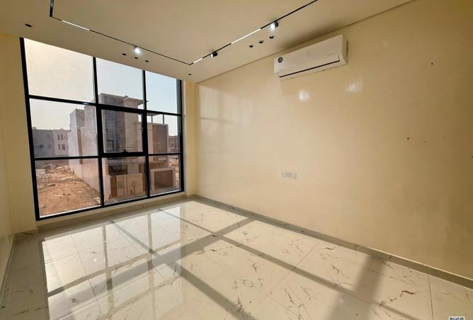 137427865 - Property Image 2