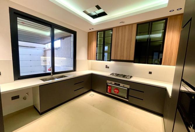 98274318 - Property Main Image
