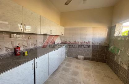 Villa - 3 - 2 for rent in Downtown Fujairah - Fujairah