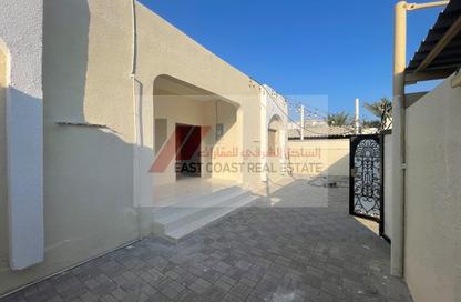 Villa - 3 - 2 for rent in Downtown Fujairah - Fujairah