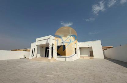 Villa - 4 Bedrooms - 5 Bathrooms for rent in Al Dhait South - Al Dhait - Ras Al Khaimah
