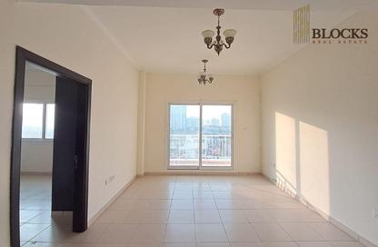 Apartment - 1 Bedroom - 1 Bathroom for rent in Mazaya 28 - Queue Point - Liwan - Dubai