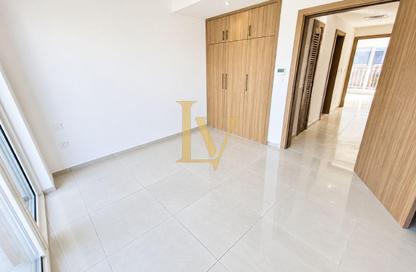 Townhouse - 4 - 4 for rent in Verona - Damac Hills 2 - Dubai