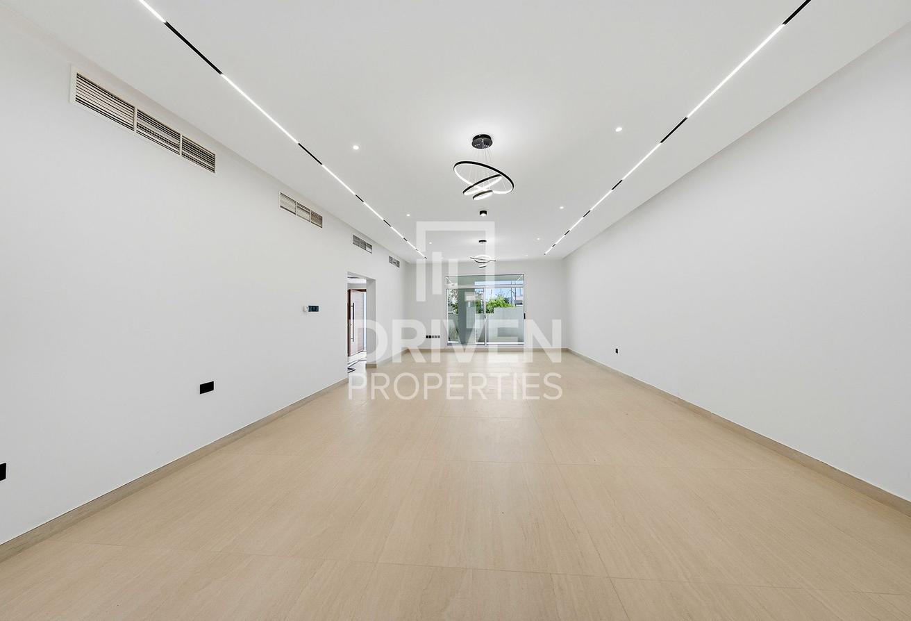 Fully Upgraded Luxury Villa | Near Union Coop photo 6