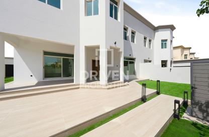 Villa - 4 - 5 for rent in Jumeirah 3 Villas - Jumeirah 3 - Jumeirah - Dubai