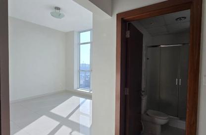 Apartment - 3 Bedrooms - 3 Bathrooms for rent in Al Khan Lagoon Tower - Al Khan Lagoon - Al Khan - Sharjah