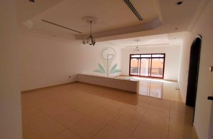 Villa - 4 - 4 for rent in Jumeirah 2 - Jumeirah - Dubai