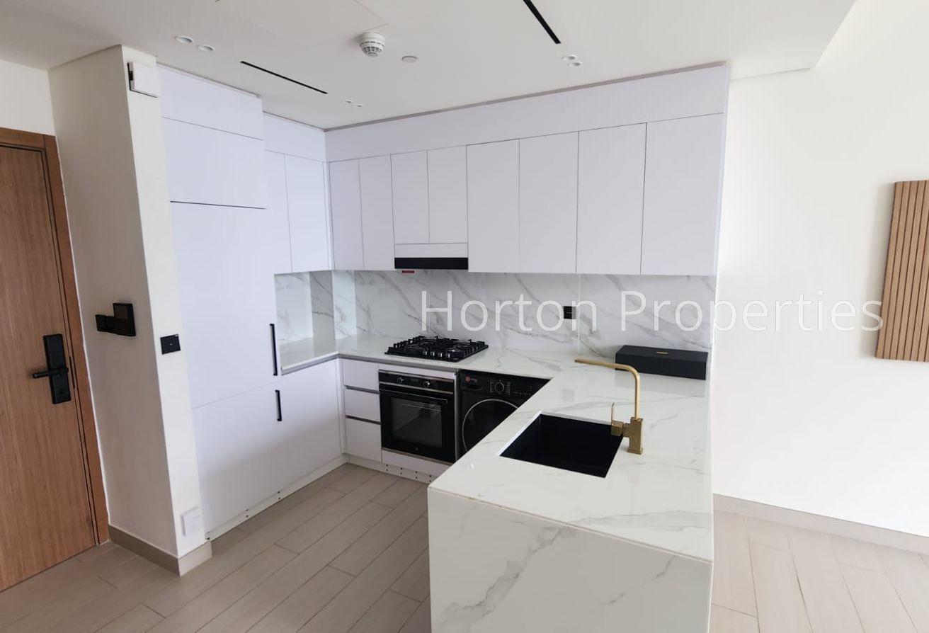 COMMUNITY VIEW I UNFURNISHED I PRIME LOCATION photo 5