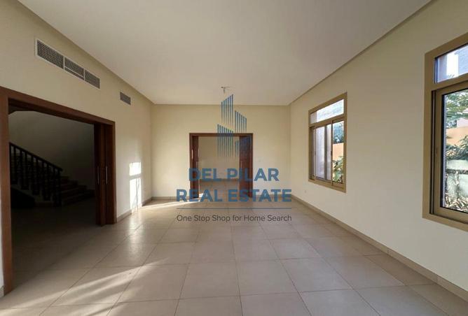 100822880 - Property Image 3