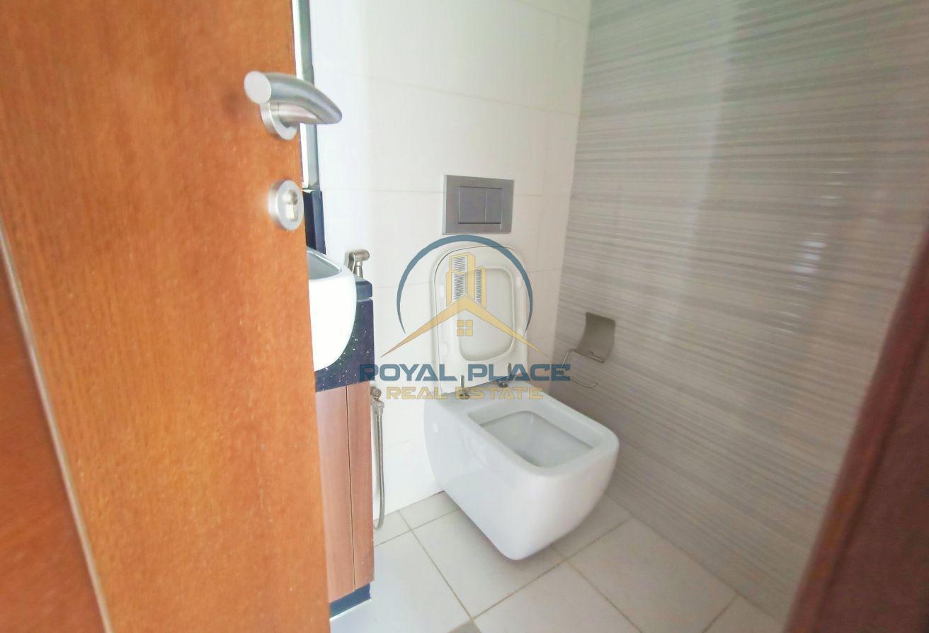 2BR Apartment | Wide Water & City Views | Vacant photo 19