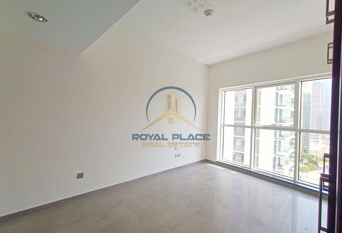 2BR Apartment | Wide Water & City Views | Vacant photo 4