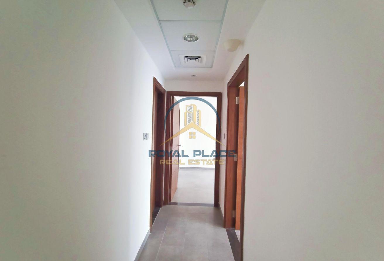 2BR Apartment | Wide Water & City Views | Vacant photo 7
