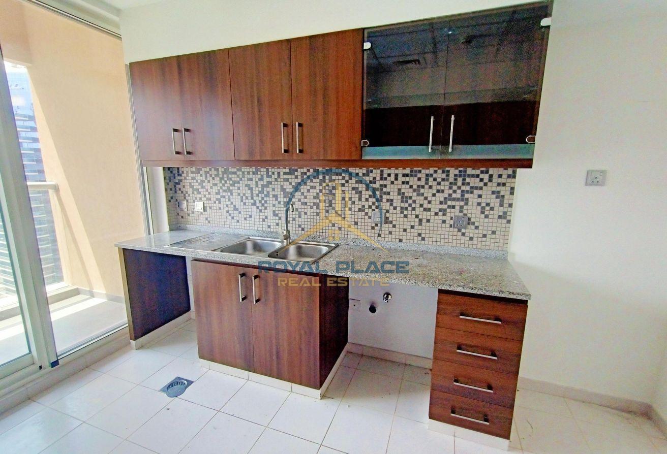 2BR Apartment | Wide Water & City Views | Vacant photo 5
