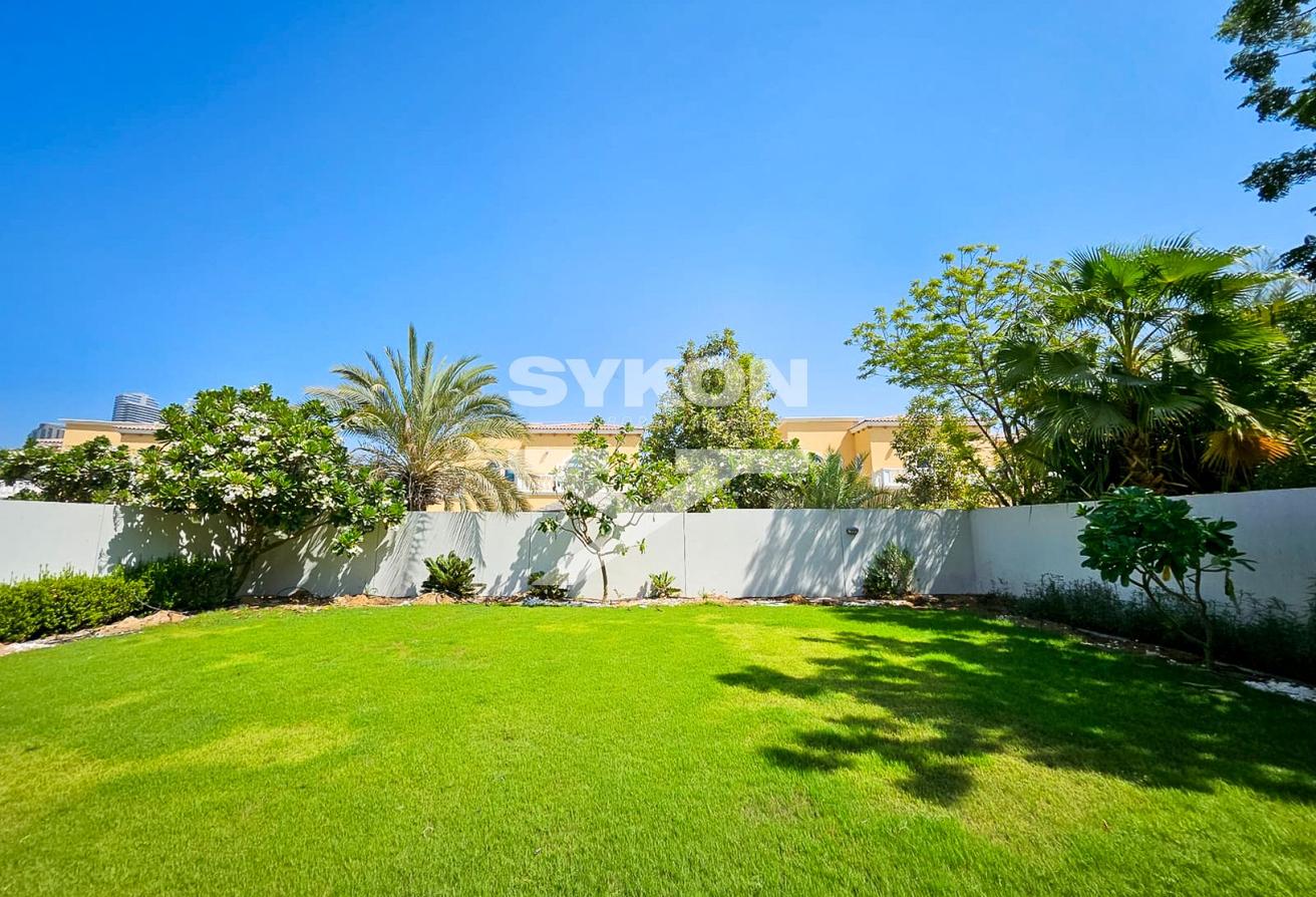 Huge 5 Bedroom | Well Located | Well Maintained photo 13