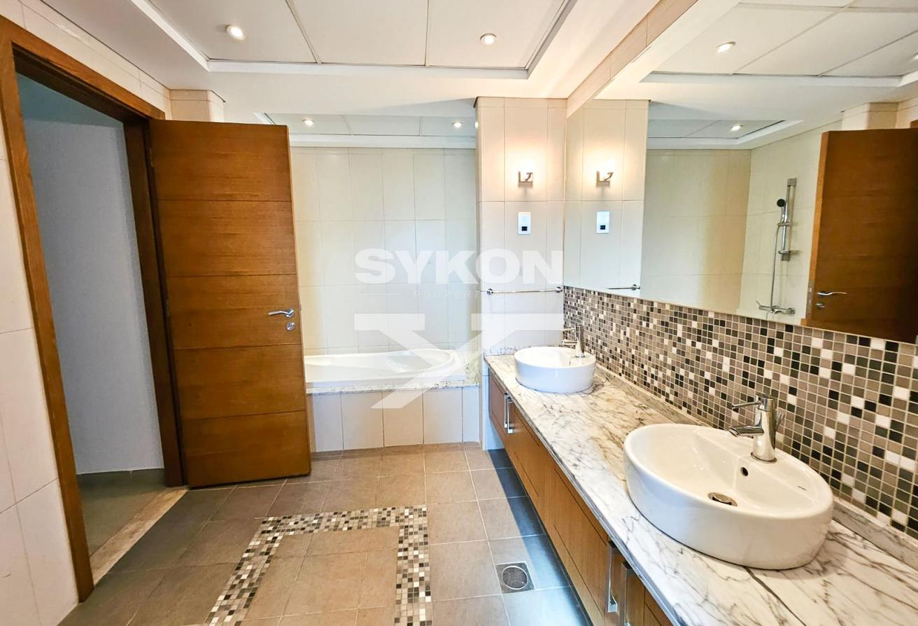 Huge 5 Bedroom | Well Located | Well Maintained photo 11