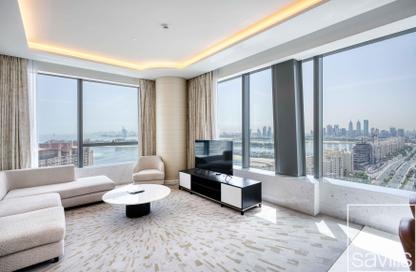 Apartment - 1 Bedroom - 2 Bathrooms for sale in The Palm Tower - Palm Jumeirah - Dubai