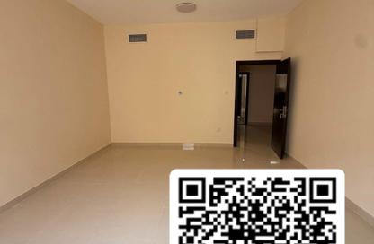 Apartment - 2 Bedrooms - 2 Bathrooms for rent in Al Qulaya'ah - Al Sharq - Sharjah