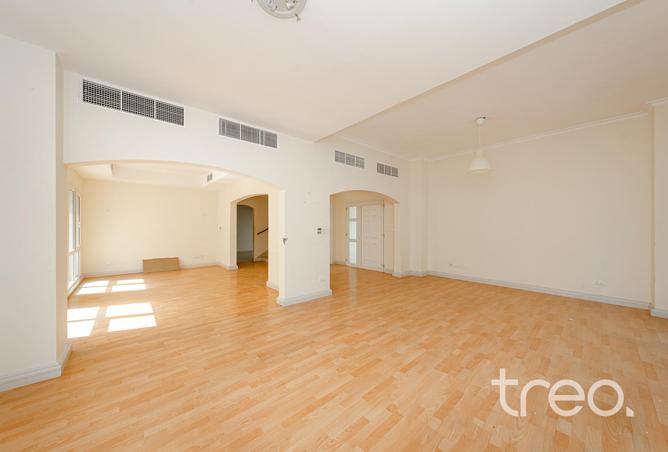 77385820 - Property Image 2