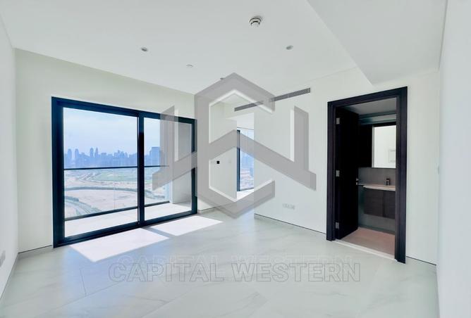 Spacious 1BR | Prime Location | Ready to Move photo 2
