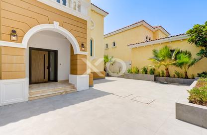 Villa - 4 Bedrooms - 4 Bathrooms for sale in District 7 - Jumeirah Park - Dubai