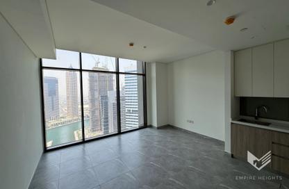 Apartment - Studio - 1 for rent in Peninsula Two - Peninsula - Business Bay - Dubai