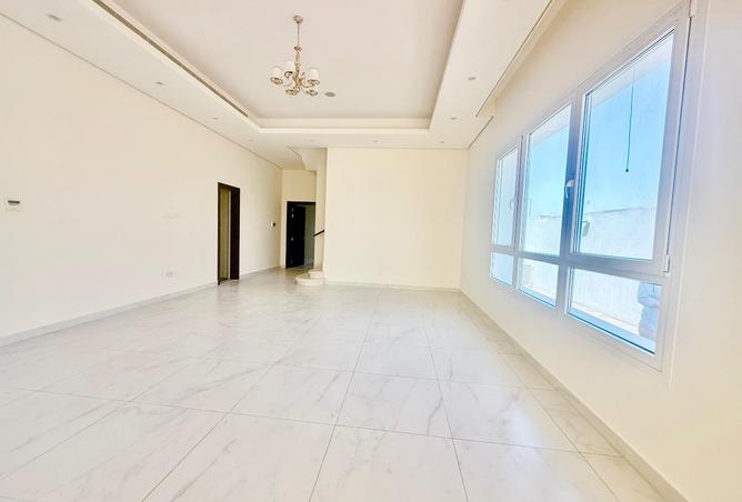 77401935 - Property Image 2