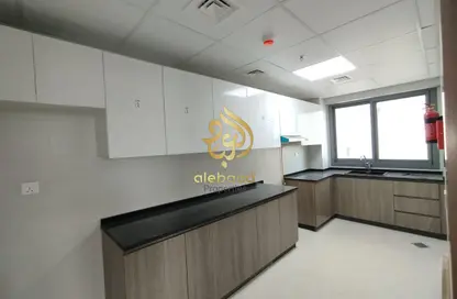 شقة - غرفة نوم - 2 حمامات للايجار في 4 الورسان - الورسان - دبي شقة - غرفة نوم - 2 حمامات للايجار في 4 الورسان - الورسان - دبي