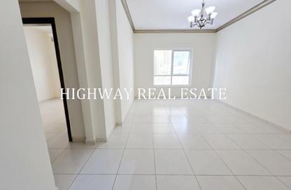Apartment - 2 - 2 for rent in Muwaileh 3 Building - Muwaileh - Sharjah