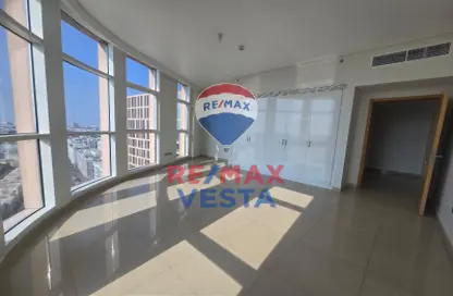 Apartment - 2 Bedrooms - 2 Bathrooms for rent in United Square - Al Khalidiya - Abu Dhabi