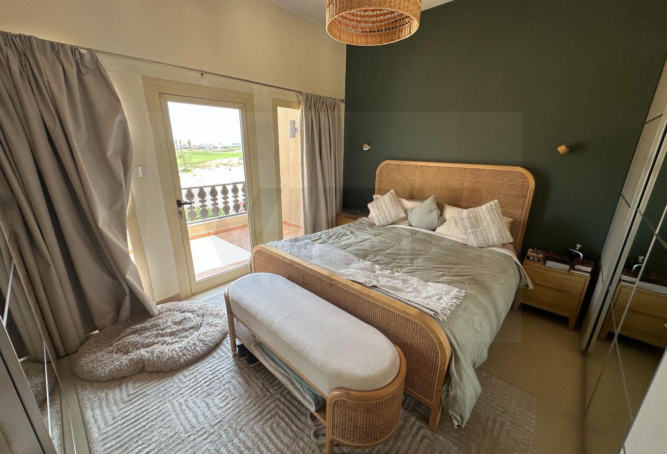 Upgraded 3-4 Bedroom Townhouse – Golf Views