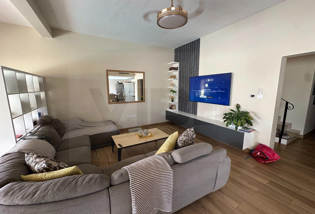 Upgraded 3-4 Bedroom Townhouse – Golf Views
