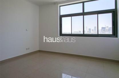 Apartment - 2 Bedrooms - 2 Bathrooms for rent in The Links West Tower - The Links - The Views - Dubai