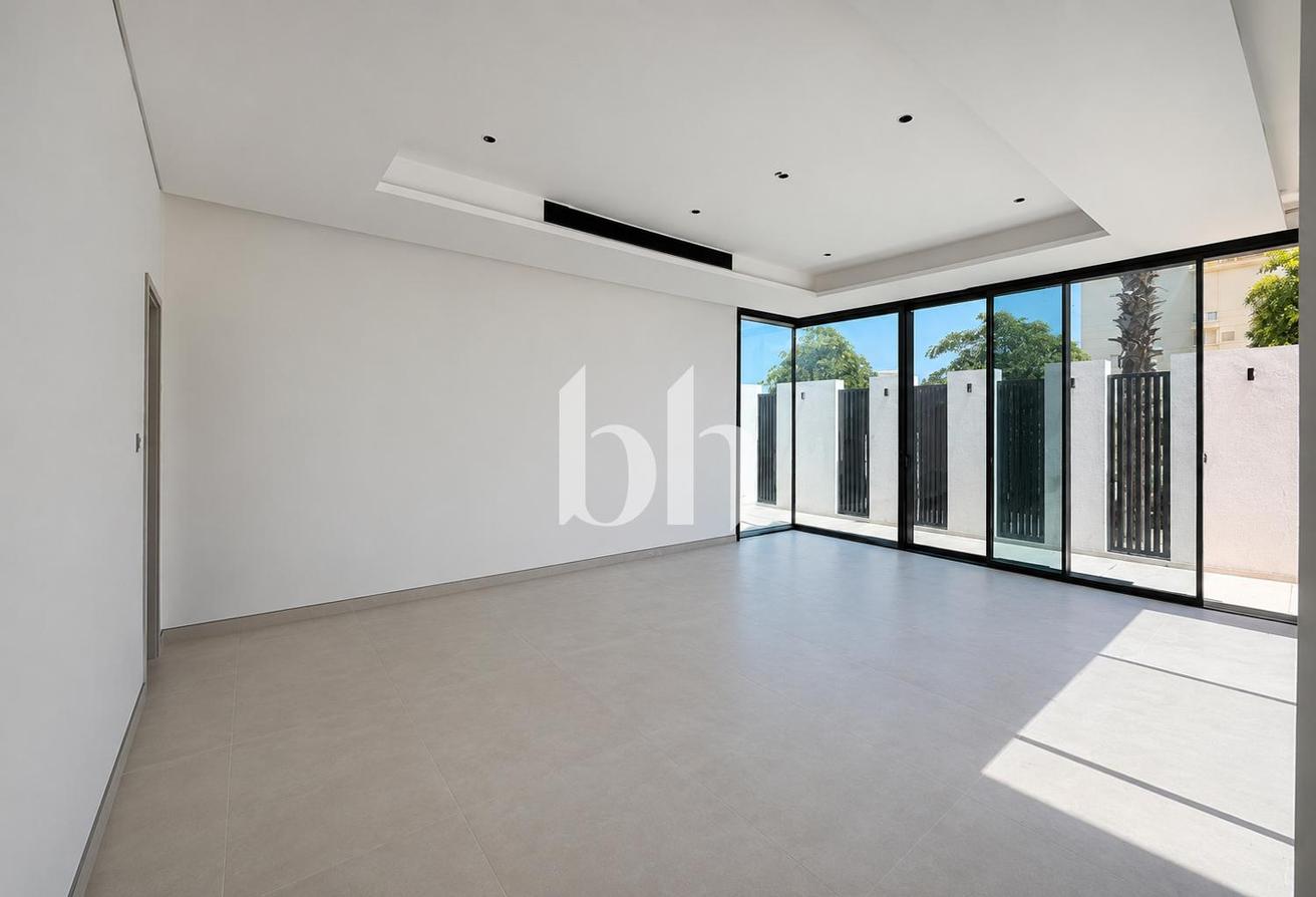 Modern | Brand New | Pool | BBQ | Amazing Roof Top photo 3