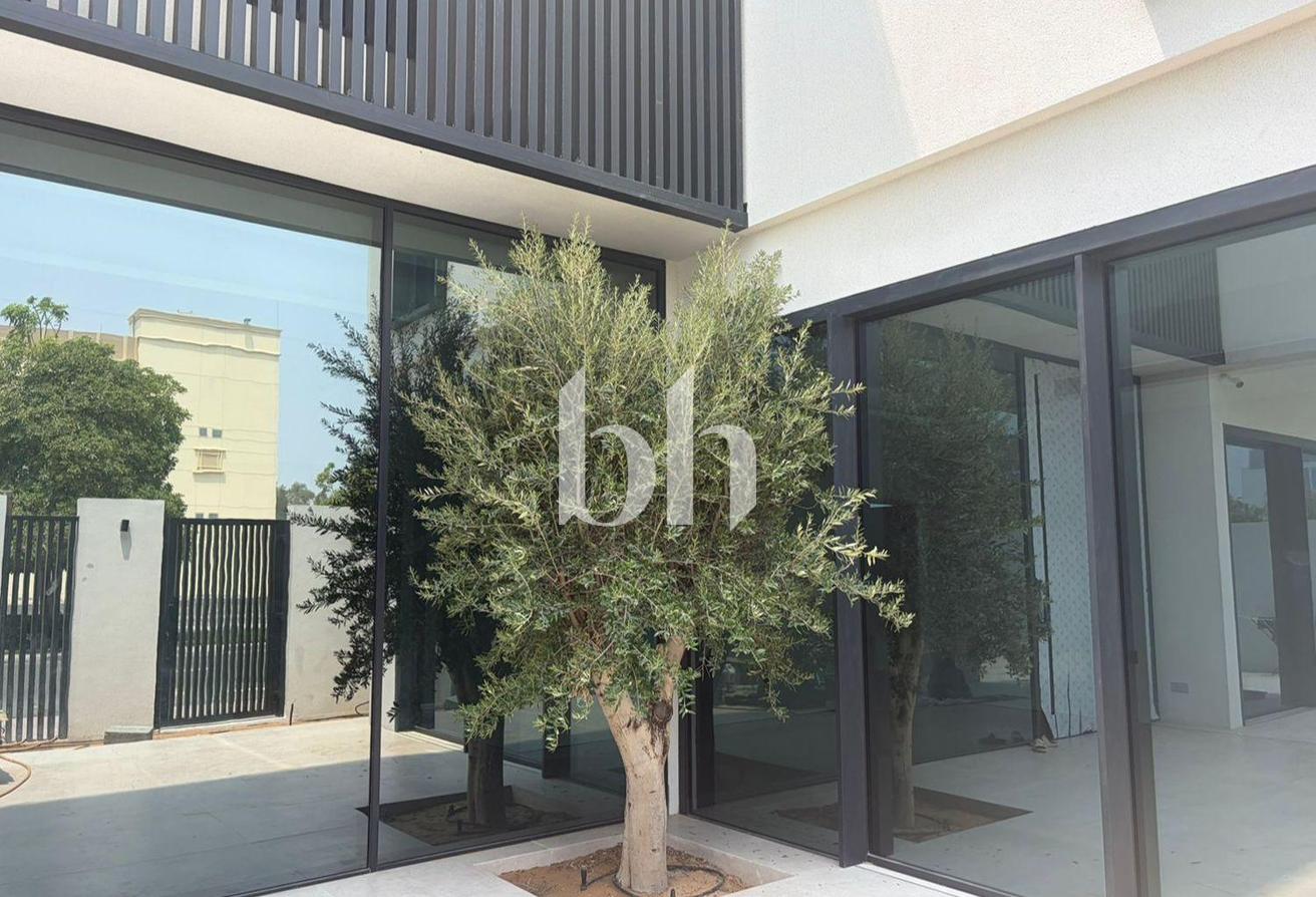 Modern | Brand New | Pool | BBQ | Amazing Roof Top photo 18