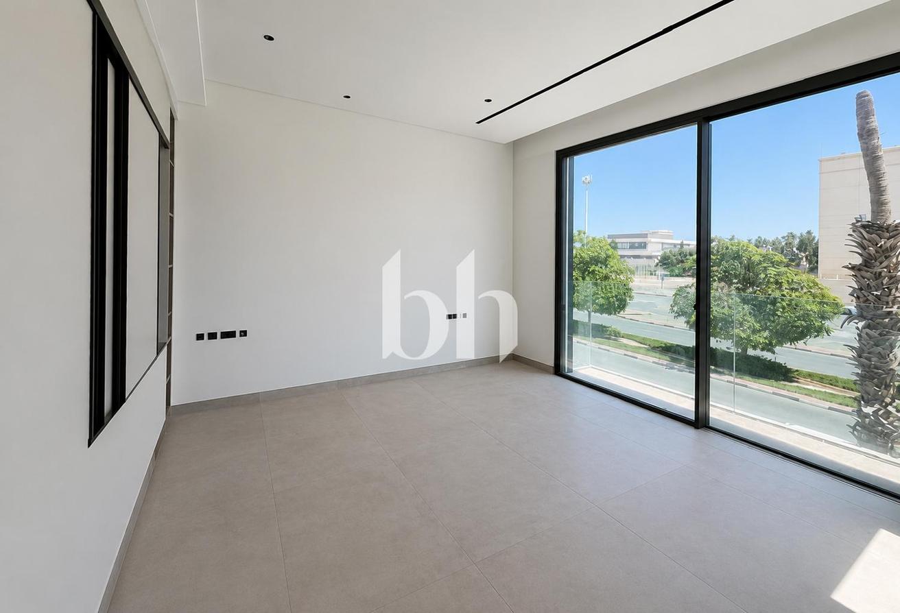 Modern | Brand New | Pool | BBQ | Amazing Roof Top photo 10