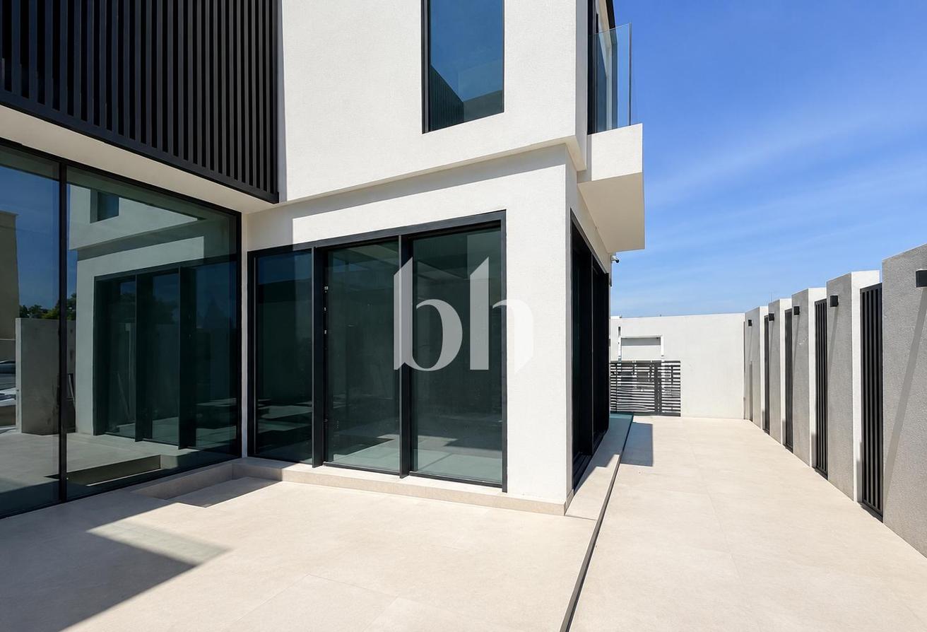 Modern | Brand New | Pool | BBQ | Amazing Roof Top photo 14